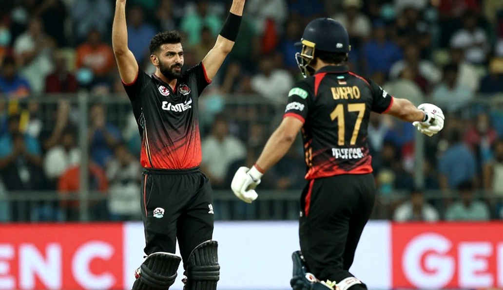 শিশির নামার আগে: ঘরোয়া ক্রিকেটের যে হিসাব স্কোরকার্ডে ওঠে না