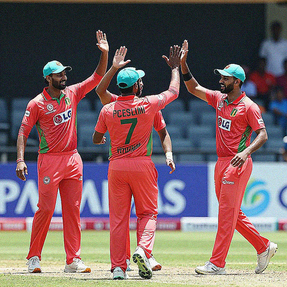 বিপিএলের প্লাম্বিং: যে মেশিনারি ফ্র্যাঞ্চাইজি ফি ও সম্প্রচার স্বত্বের দাম ঠিক করে
